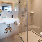 Emma Deluxe Aparthotel, Aircondition, Ganzjaehrig Beheizter Aussenpool & Skibus Direkt Vor Der Tuer