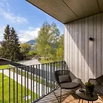 Emma Deluxe Aparthotel, Aircondition, Ganzjaehrig Beheizter Aussenpool & Skibus Direkt Vor Der Tuer Hotel apartamentowy