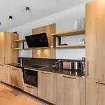 Hotel apartamentowy Emma Deluxe Aparthotel, Aircondition, Ganzjaehrig Beheizter Aussenpool & Skibus Direkt Vor Der Tuer
