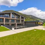 Emma Deluxe Aparthotel 4*