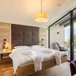Aparthotel Emma Deluxe Aparthotel 4*