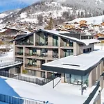 Emma Deluxe Aparthotel, Aircondition, Ganzjaehrig Beheizter Aussenpool & Skibus Direkt Vor Der Tuer 4*