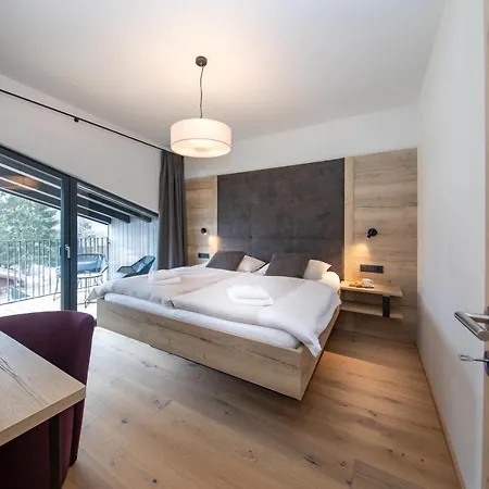 Emma Deluxe Aparthotel, Aircondition, Ganzjaehrig Beheizter Aussenpool & Skibus Direkt Vor Der Tuer 4* Piesendorf