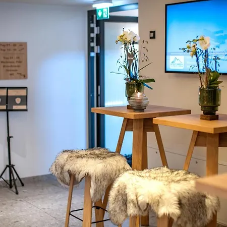 Emma Deluxe Direkt Beim Skibus Ganzjaehrig Beheizter Aussenpool 4*