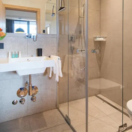 Emma Deluxe Aparthotel, Aircondition, Ganzjaehrig Beheizter Aussenpool & Skibus Direkt Vor Der Tuer