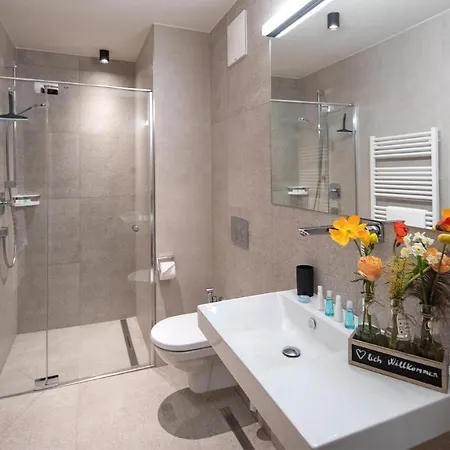 アパートホテル Emma Deluxe Aparthotel, Aircondition, Ganzjaehrig Beheizter Aussenpool & Skibus Direkt Vor Der Tuer ピーゼンドルフ