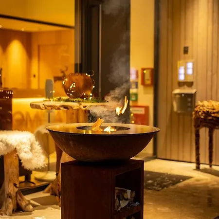 Emma Deluxe Aparthotel, Aircondition, Ganzjaehrig Beheizter Aussenpool & Skibus Direkt Vor Der Tuer アパートホテル