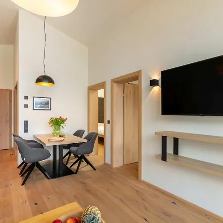 Emma Deluxe Aparthotel, Aircondition, Ganzjaehrig Beheizter Aussenpool & Skibus Direkt Vor Der Tuer Piesendorf