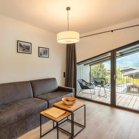 Aparthotel Emma Deluxe Aparthotel, Aircondition, Ganzjaehrig Beheizter Aussenpool & Skibus Direkt Vor Der Tuer 4*