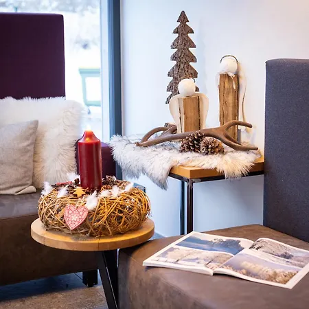 Emma Deluxe Direkt Beim Skibus Ganzjaehrig Beheizter Aussenpool 4*