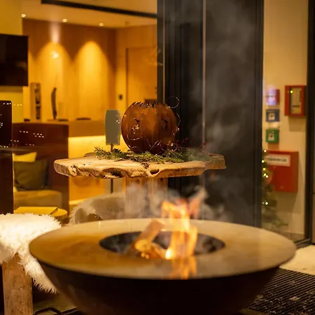 Emma Deluxe Direkt Beim Skibus Ganzjaehrig Beheizter Aussenpool 4*