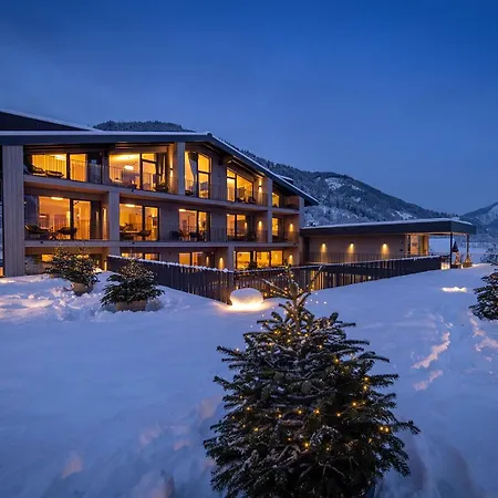 Ξενοδοχείο με διαμερίσματα Emma Deluxe Direkt Beim Skibus Ganzjaehrig Beheizter Aussenpool