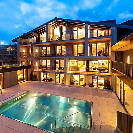 Emma Deluxe Aparthotel, Aircondition, Ganzjaehrig Beheizter Aussenpool & Skibus Direkt Vor Der Tuer Aparthotel