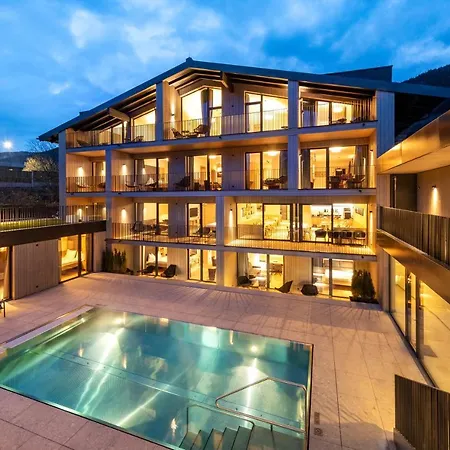 Emma Deluxe Direkt Beim Skibus Ganzjaehrig Beheizter Aussenpool Aparthotel Piesendorf