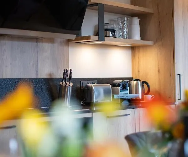 Emma Deluxe Aparthotel, Aircondition, Ganzjaehrig Beheizter Aussenpool & Skibus Direkt Vor Der Tuer 4*