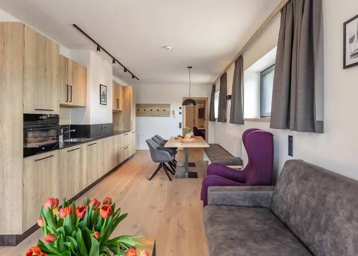 Emma Deluxe Aparthotel, Aircondition, Ganzjaehrig Beheizter Aussenpool & Skibus Direkt Vor Der Tuer شقة فندقية
