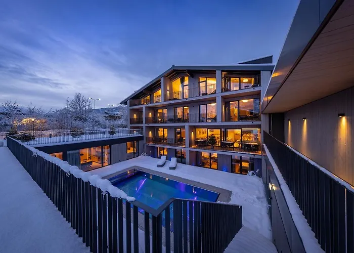 Emma Deluxe Aparthotel, Aircondition, Ganzjaehrig Beheizter Aussenpool & Skibus Direkt Vor Der Tuer アパートホテル 4*