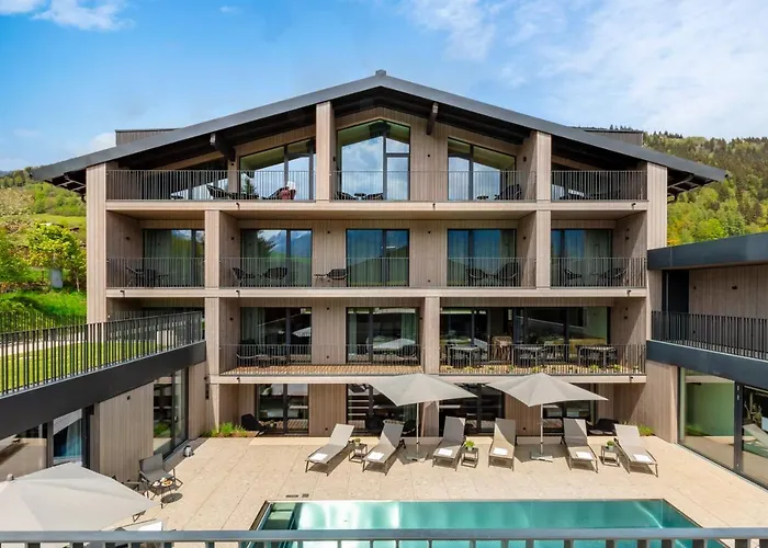 Aparthotel Emma Deluxe Aircondition In Summer & Ganzjaehrig Beheizter Aussenpool Direkt Beim Skibus 4*