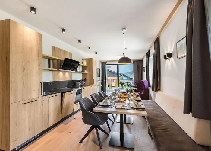 Emma Deluxe Aparthotel, Aircondition, Ganzjaehrig Beheizter Aussenpool & Skibus Direkt Vor Der Tuer شقة فندقية