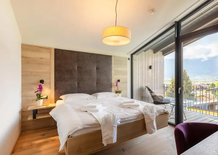 アパートホテル Emma Deluxe Aparthotel, Aircondition, Ganzjaehrig Beheizter Aussenpool & Skibus Direkt Vor Der Tuer 4*