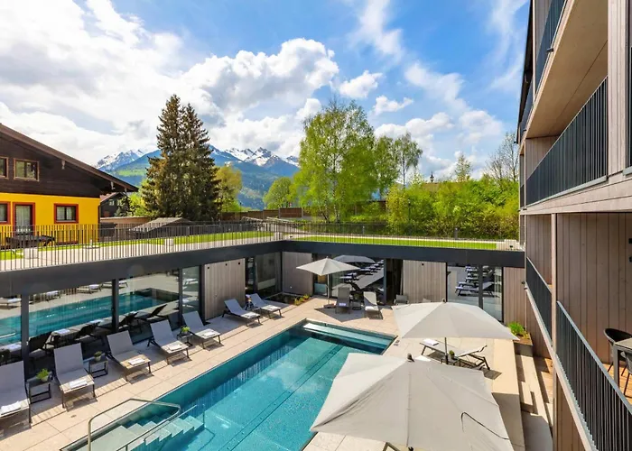 アパートホテル Emma Deluxe Aparthotel, Aircondition, Ganzjaehrig Beheizter Aussenpool & Skibus Direkt Vor Der Tuer