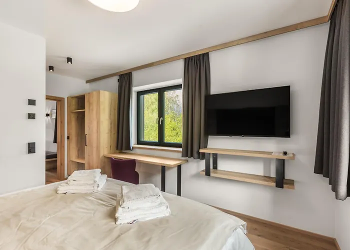 アパートホテル Emma Deluxe Aparthotel, Aircondition, Ganzjaehrig Beheizter Aussenpool & Skibus Direkt Vor Der Tuer ピーゼンドルフ