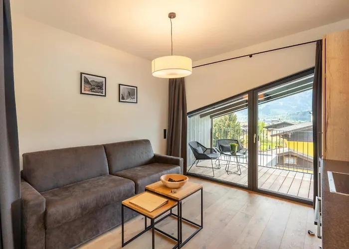 アパートホテル Emma Deluxe Aparthotel, Aircondition, Ganzjaehrig Beheizter Aussenpool & Skibus Direkt Vor Der Tuer 4*