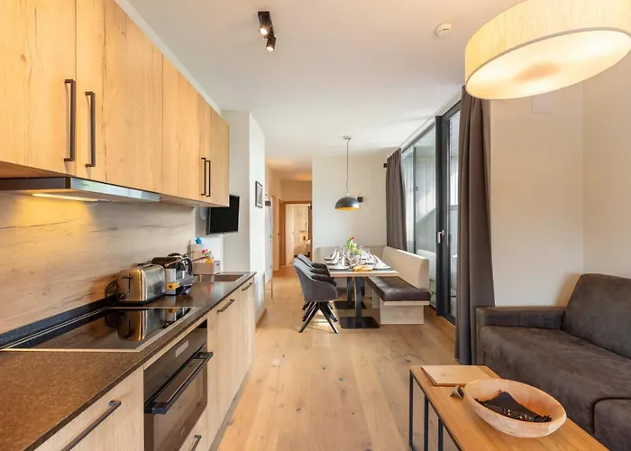 شقة فندقية Emma Deluxe Aparthotel, Aircondition, Ganzjaehrig Beheizter Aussenpool & Skibus Direkt Vor Der Tuer