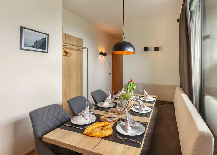 Emma Deluxe Aparthotel, Aircondition, Ganzjaehrig Beheizter Aussenpool & Skibus Direkt Vor Der Tuer شقة فندقية 4*