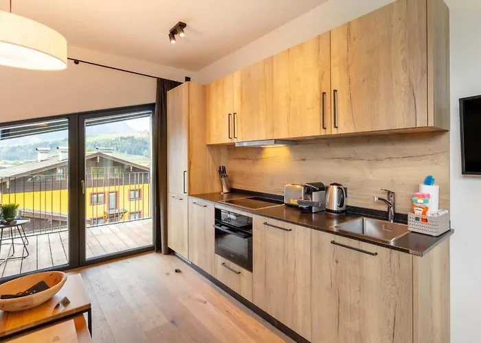 Emma Deluxe Aparthotel, Aircondition, Ganzjaehrig Beheizter Aussenpool & Skibus Direkt Vor Der Tuer 4*