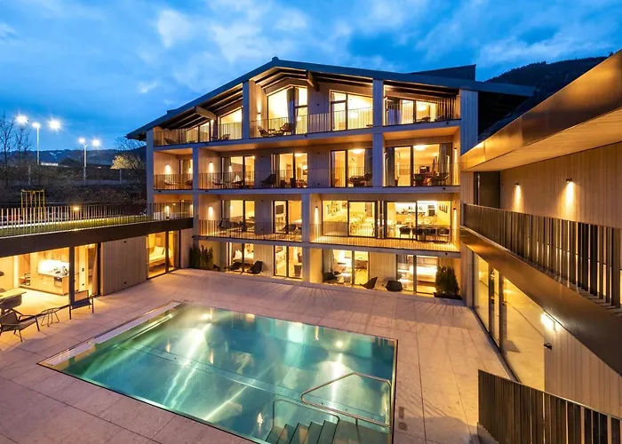 Emma Deluxe Aparthotel, Aircondition, Ganzjaehrig Beheizter Aussenpool & Skibus Direkt Vor Der Tuer アパートホテル ピーゼンドルフ