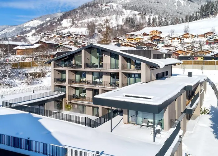 Emma Deluxe Aparthotel, Aircondition, Ganzjaehrig Beheizter Aussenpool & Skibus Direkt Vor Der Tuer 4*